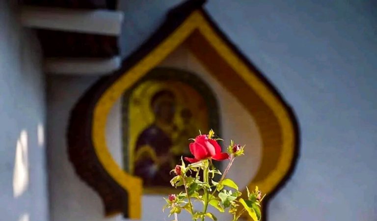 Цю вечірню молитву до Божої Матері читають перед сном тисячі людей: для захисту, спокою і Божої допомоги